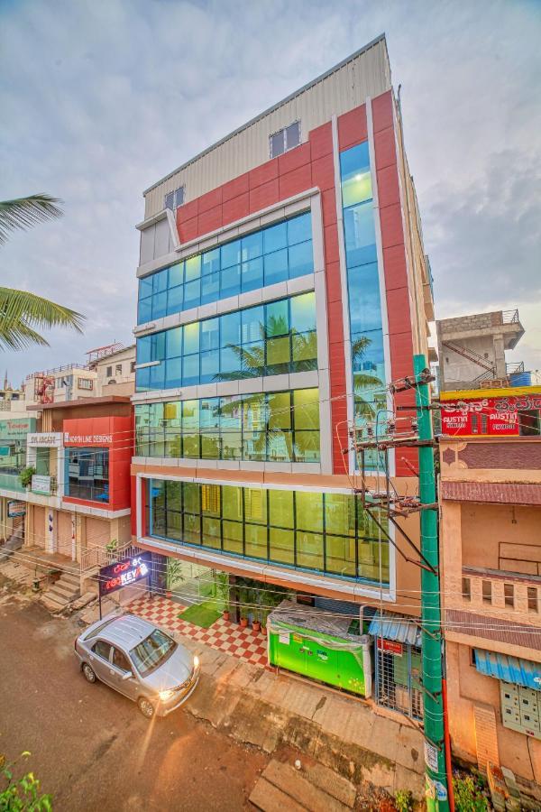 Redkey Inn Hotel Near Bangalore Airport Airport Pickup & Drop Available 24X7 Yelahanka Bagian luar foto