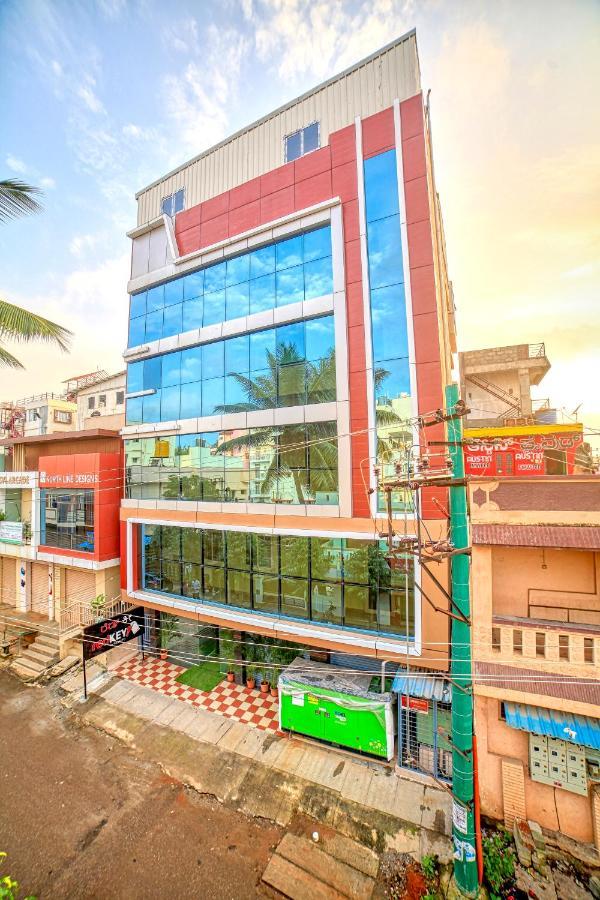 Redkey Inn Hotel Near Bangalore Airport Airport Pickup & Drop Available 24X7 Yelahanka Bagian luar foto